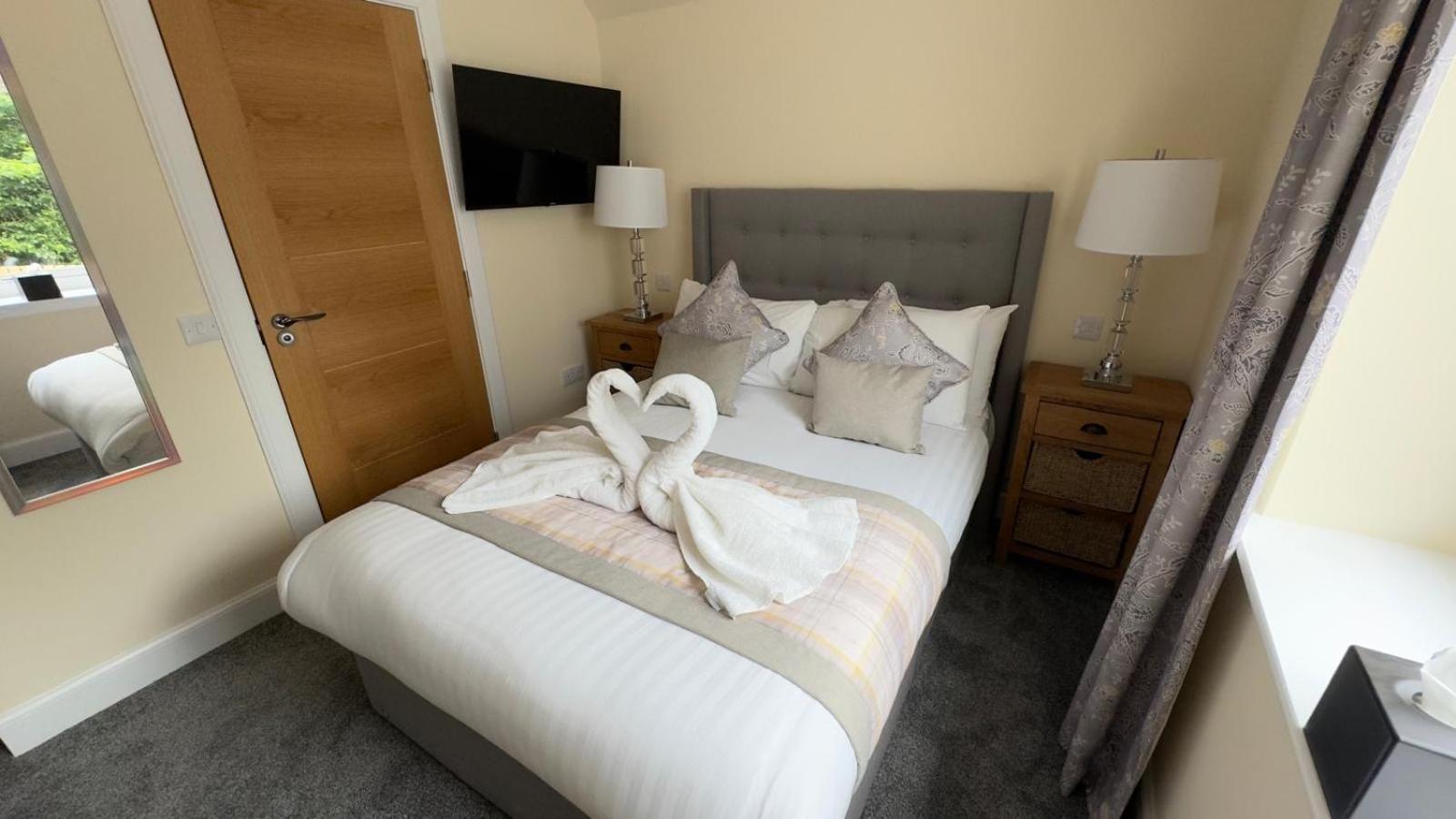 The Waverley Inn Holiday Homes Inverness Ngoại thất bức ảnh